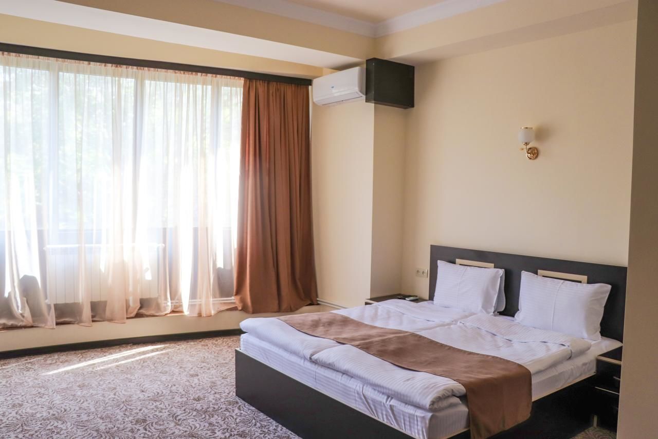 Отель Yerevan Centre Hotel Ереван-14