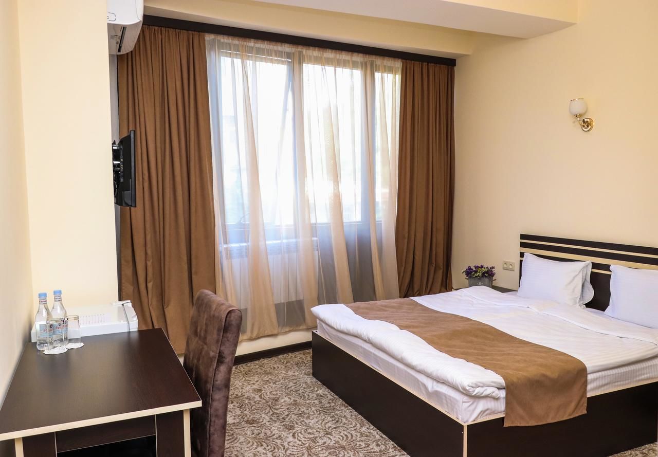 Отель Yerevan Centre Hotel Ереван-20