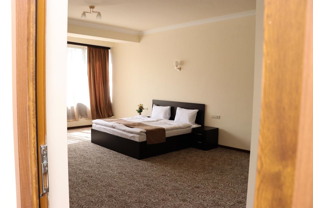 Отель Yerevan Centre Hotel Ереван-31