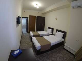 Отель Yerevan Centre Hotel Ереван Стандартный двухместный номер с 2 отдельными кроватями-4